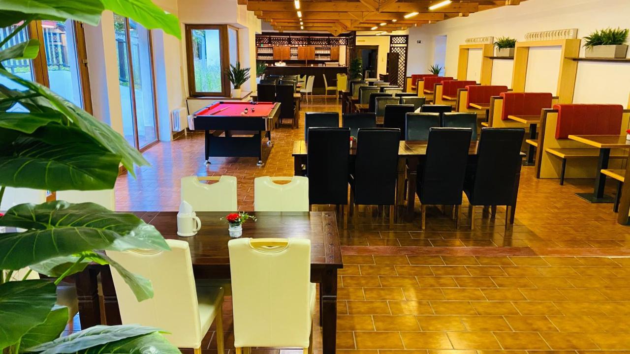 Uniqhotel Cesky Sternberk Esterno foto