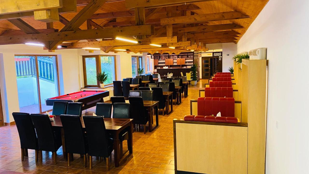 Uniqhotel Cesky Sternberk Esterno foto