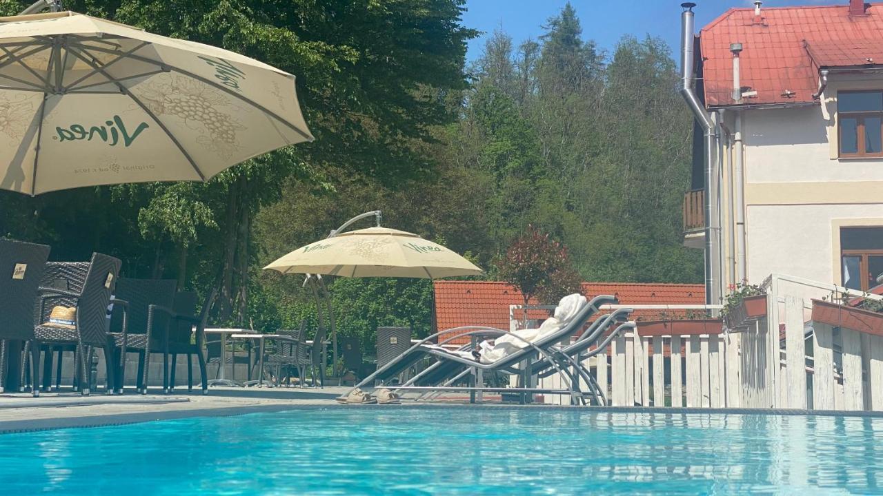 Uniqhotel Cesky Sternberk Esterno foto