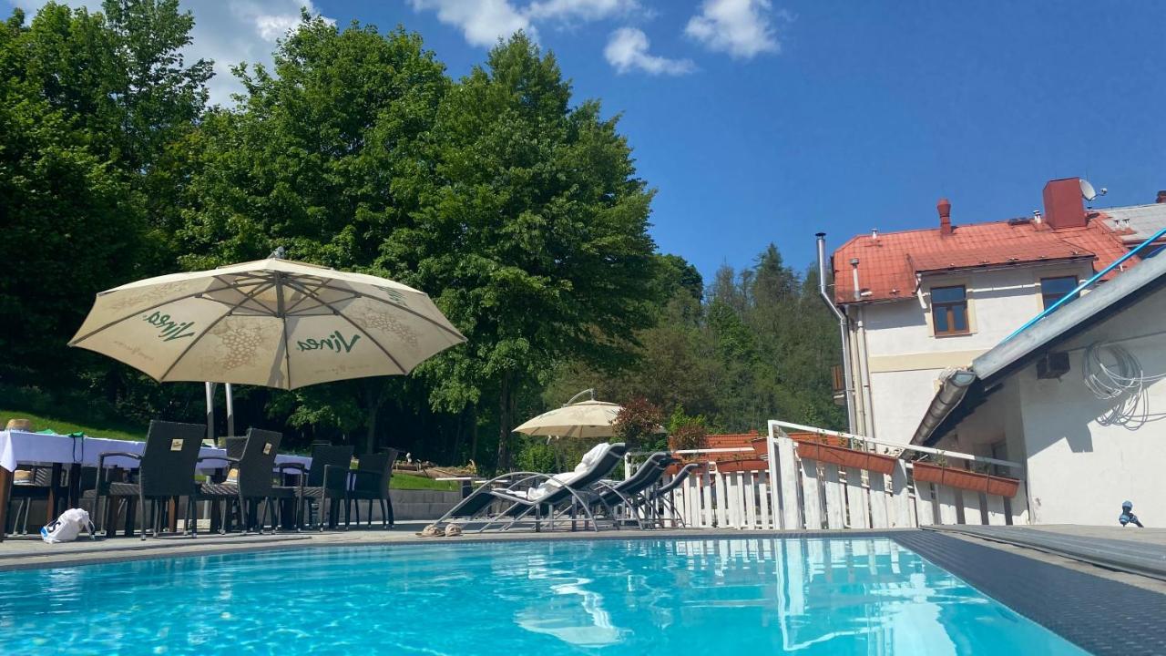 Uniqhotel Cesky Sternberk Esterno foto