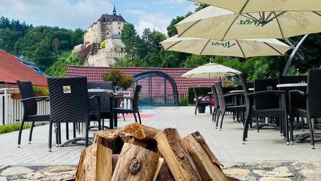 Uniqhotel Cesky Sternberk Esterno foto