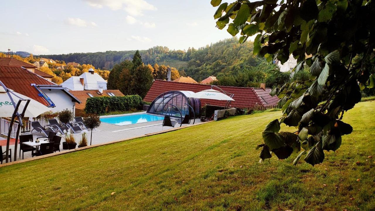 Uniqhotel Cesky Sternberk Esterno foto