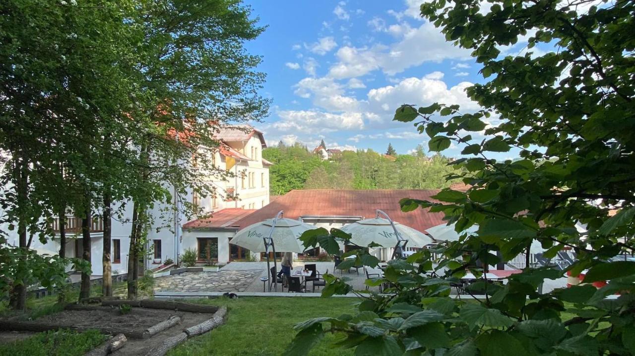Uniqhotel Cesky Sternberk Esterno foto