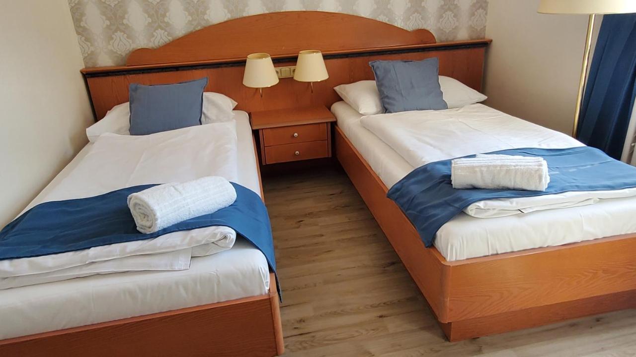 Uniqhotel Cesky Sternberk Esterno foto