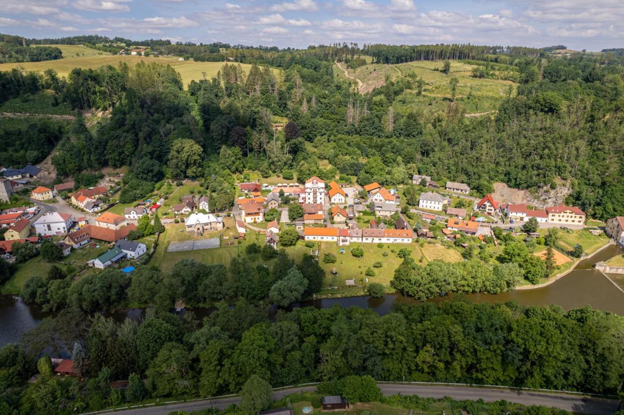 Uniqhotel Cesky Sternberk Esterno foto