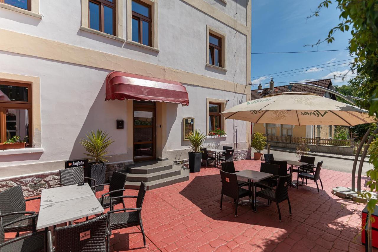 Uniqhotel Cesky Sternberk Esterno foto