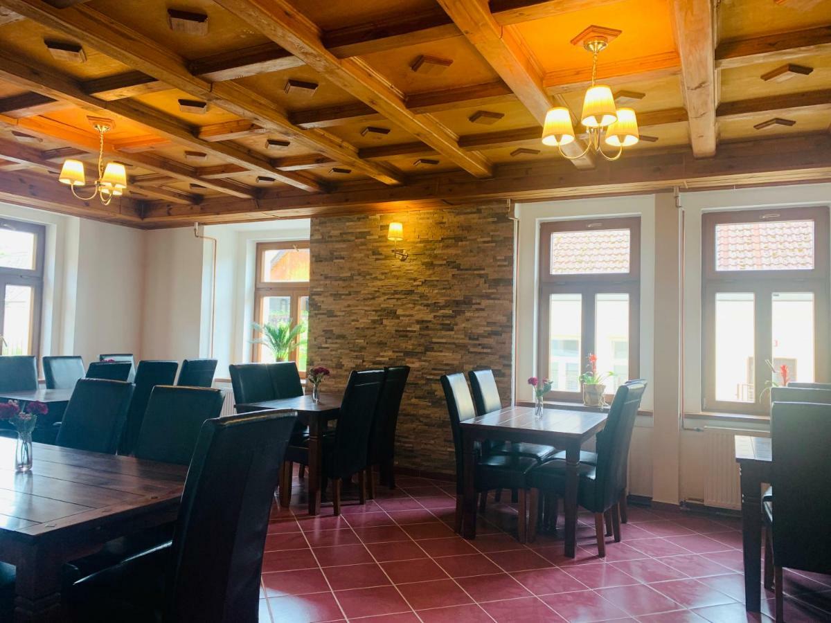 Uniqhotel Cesky Sternberk Esterno foto