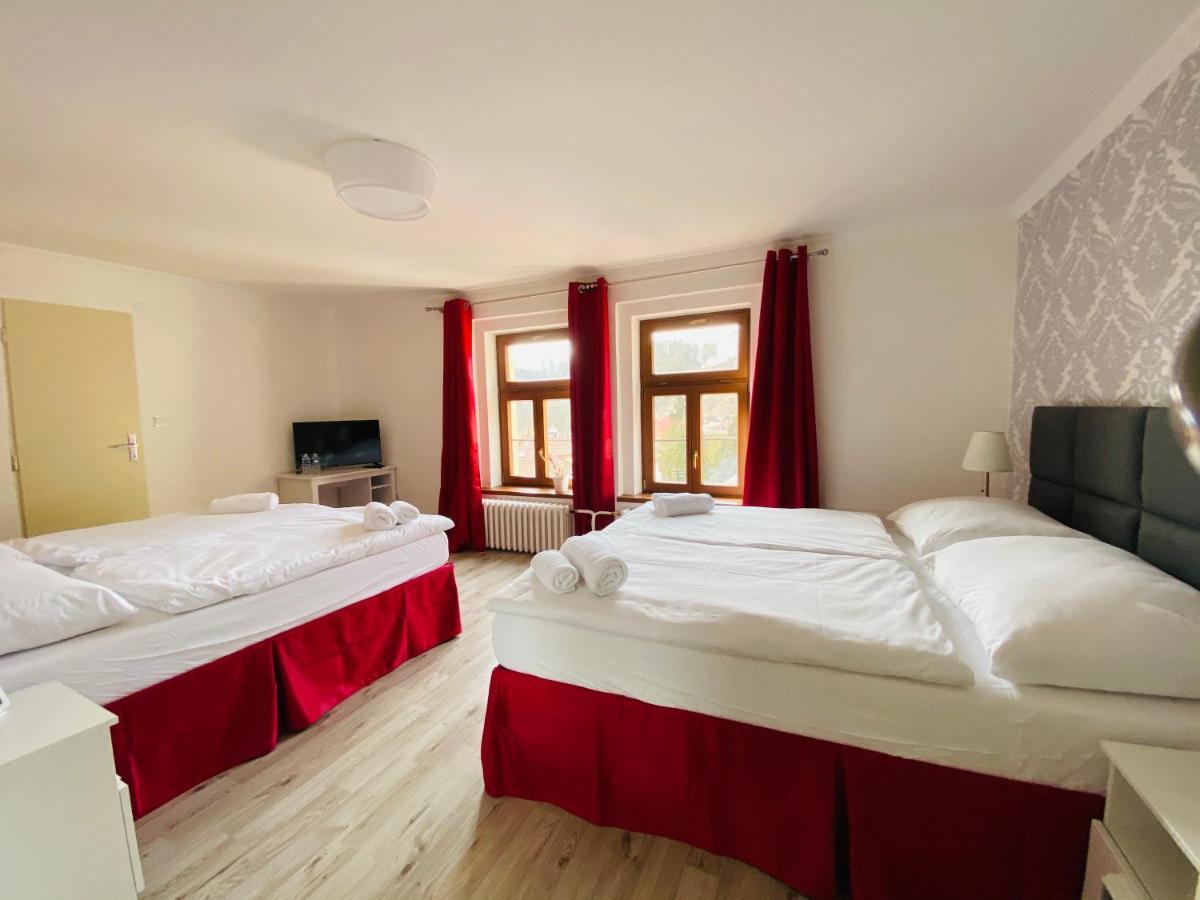 Uniqhotel Cesky Sternberk Esterno foto