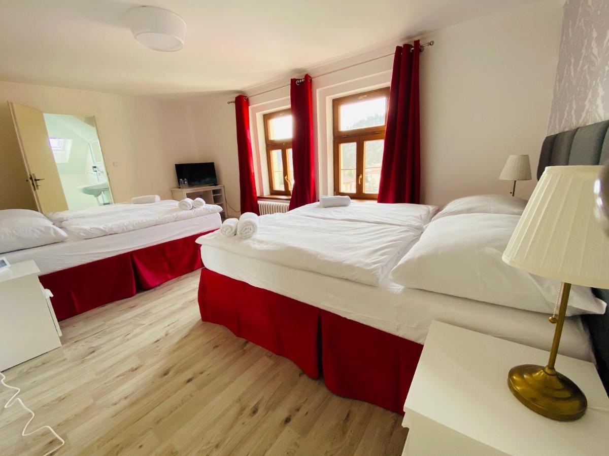 Uniqhotel Cesky Sternberk Esterno foto