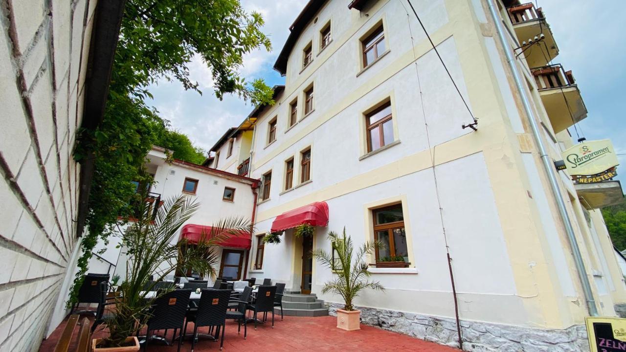 Uniqhotel Cesky Sternberk Esterno foto